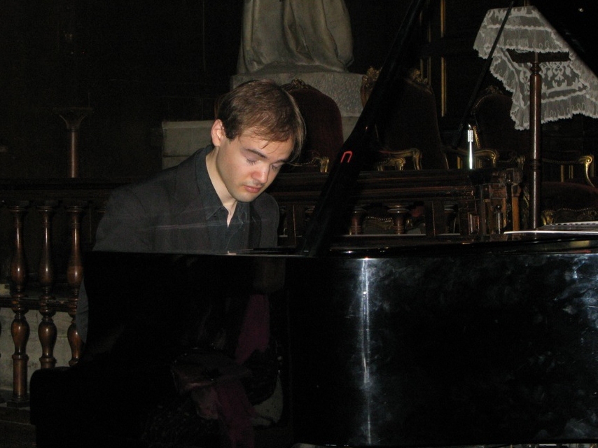 récital solo à la cathédrale Sainte-Croix des Arméniens, août 2011